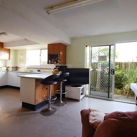 Caloundra Backpackers Hostel Екстериор снимка