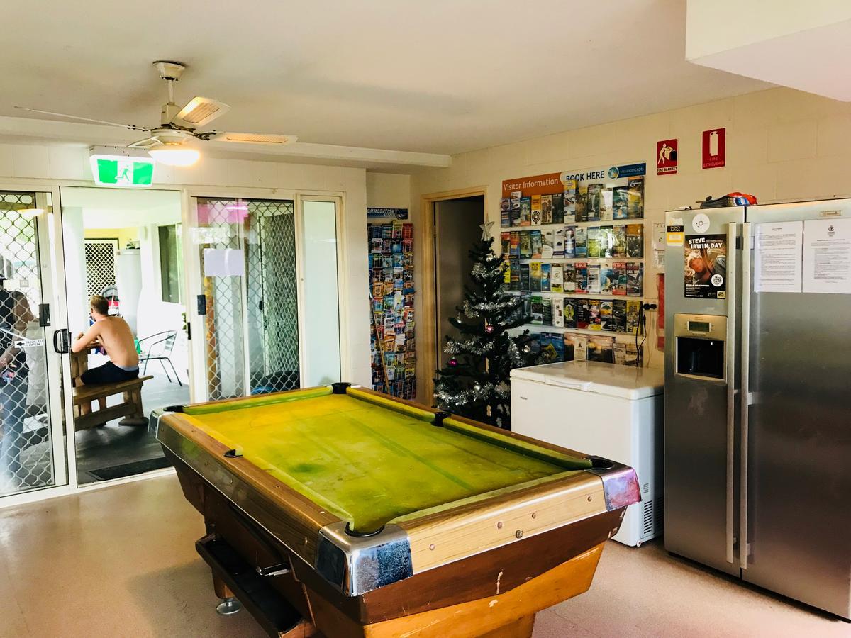 Caloundra Backpackers Hostel Екстериор снимка