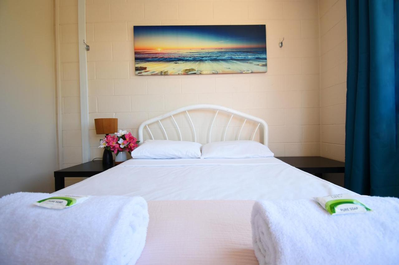 Caloundra Backpackers Hostel Екстериор снимка